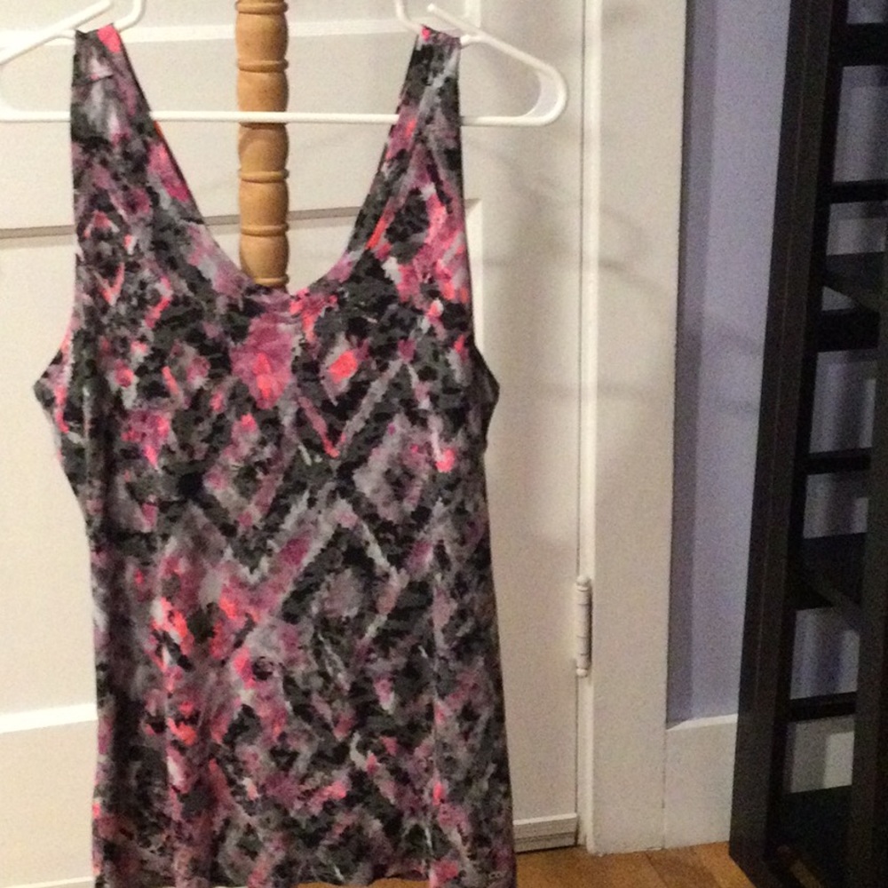 Saucony wrap-around top